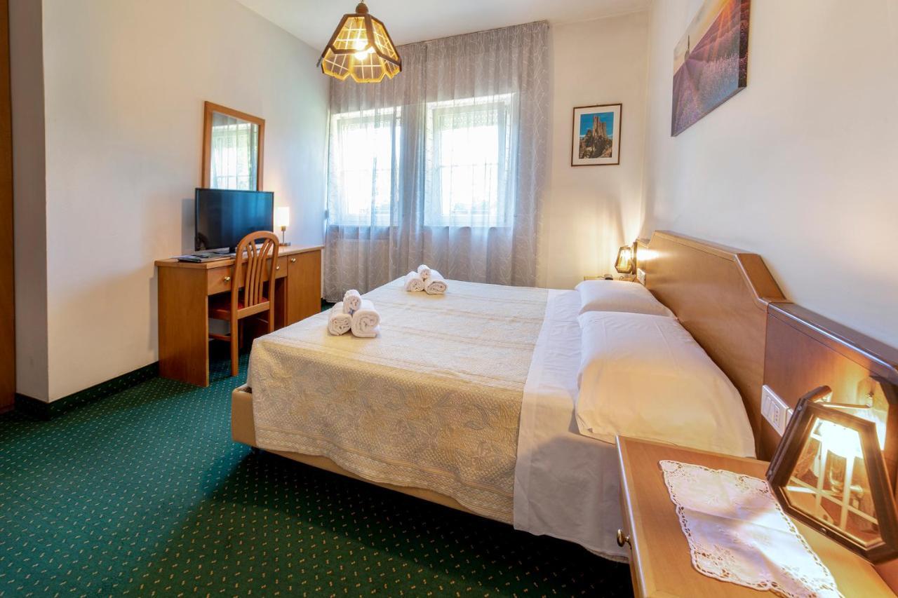 Hotel Ristorante Sagittario Feltre Dış mekan fotoğraf