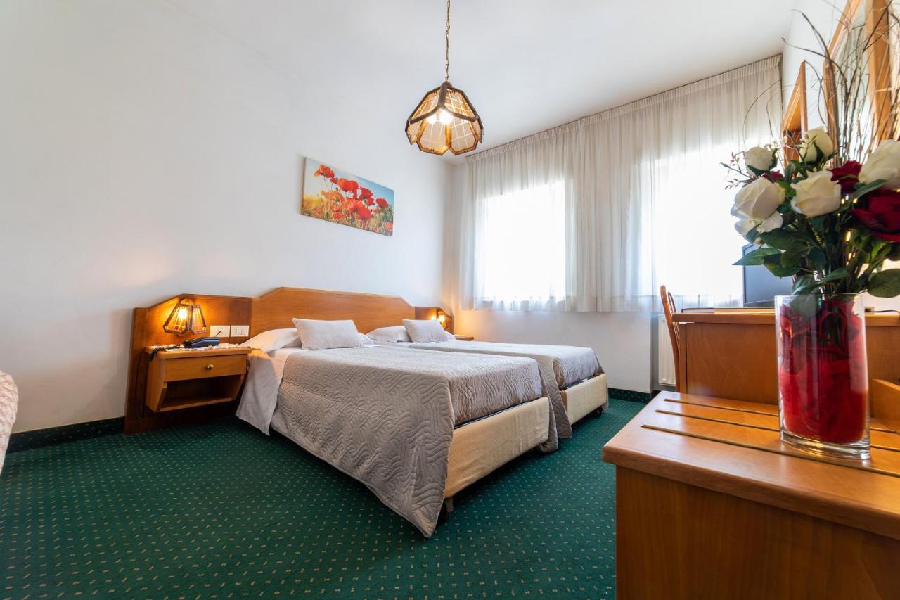 Hotel Ristorante Sagittario Feltre Dış mekan fotoğraf