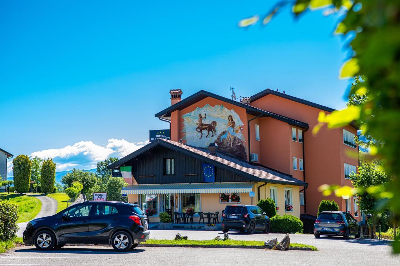 Hotel Ristorante Sagittario Feltre Dış mekan fotoğraf