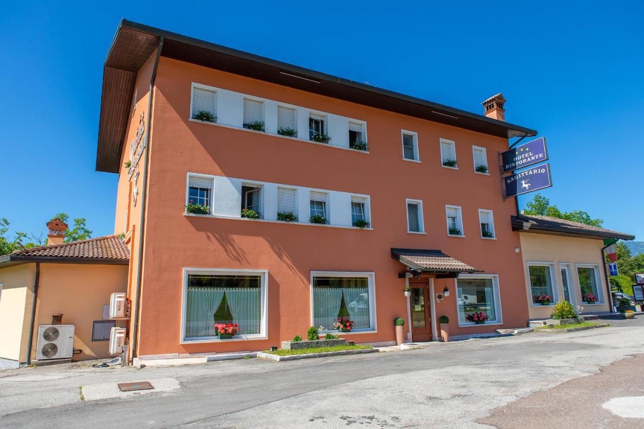 Hotel Ristorante Sagittario Feltre Dış mekan fotoğraf