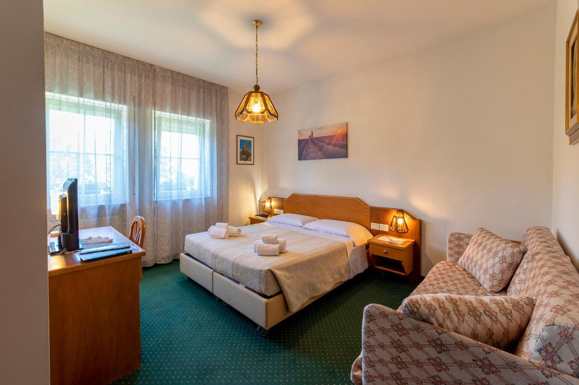 Hotel Ristorante Sagittario Feltre Dış mekan fotoğraf