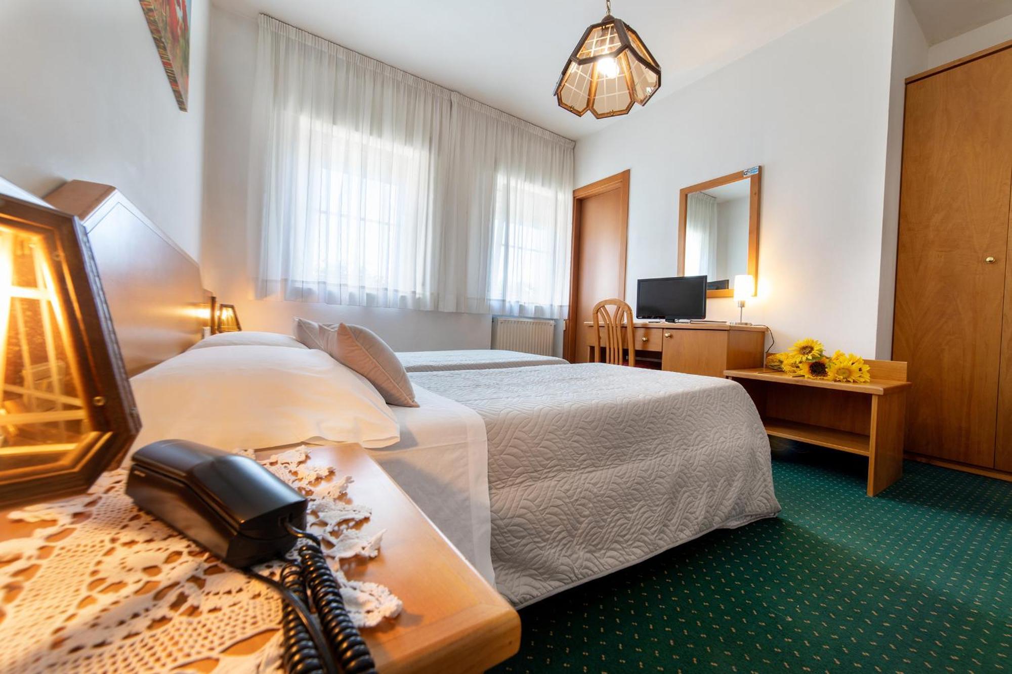 Hotel Ristorante Sagittario Feltre Dış mekan fotoğraf