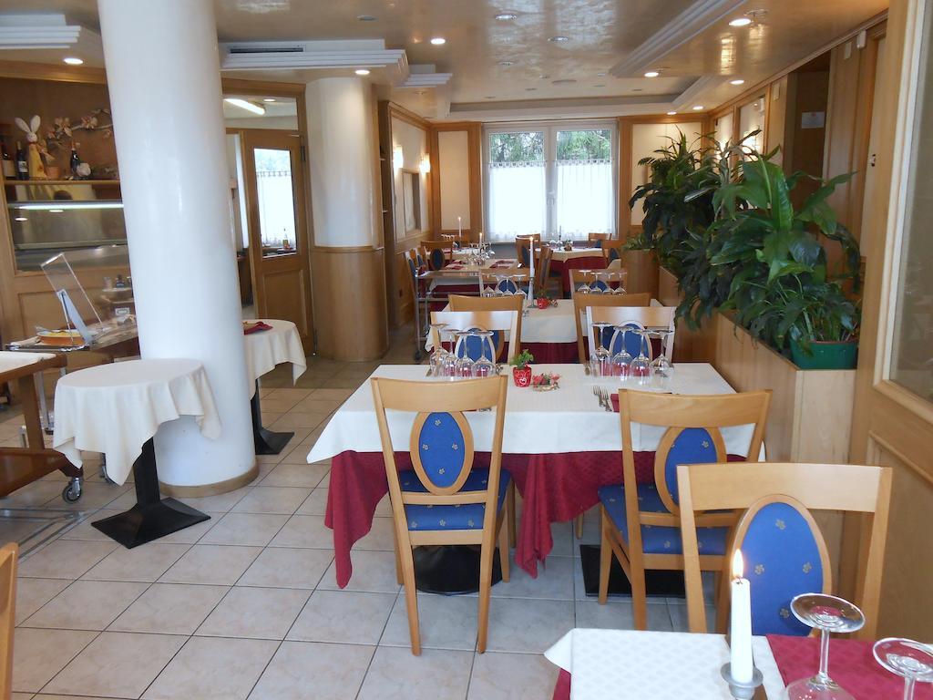 Hotel Ristorante Sagittario Feltre Dış mekan fotoğraf