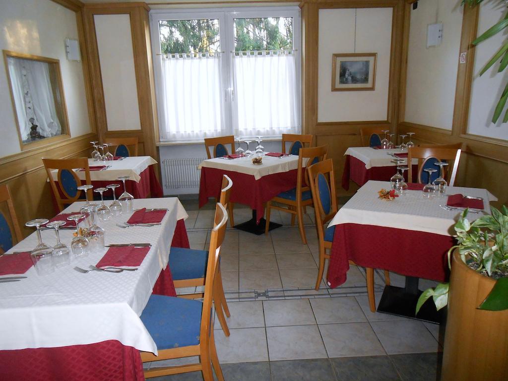Hotel Ristorante Sagittario Feltre Dış mekan fotoğraf